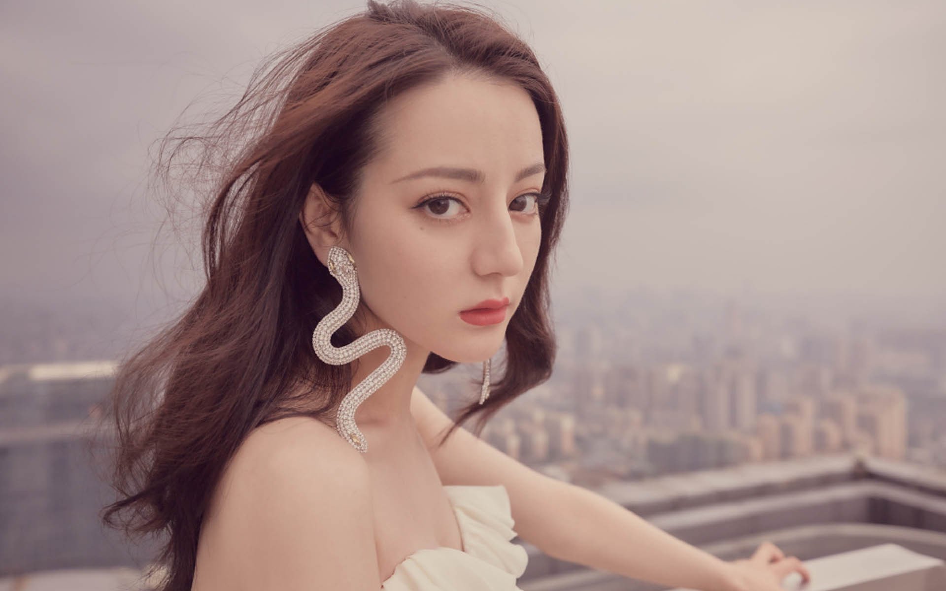 kaiyun官方网站-英格兰队在欧洲杯决赛中以2比1战胜西班牙队，夺得冠军，欧洲杯英格兰球赛结局