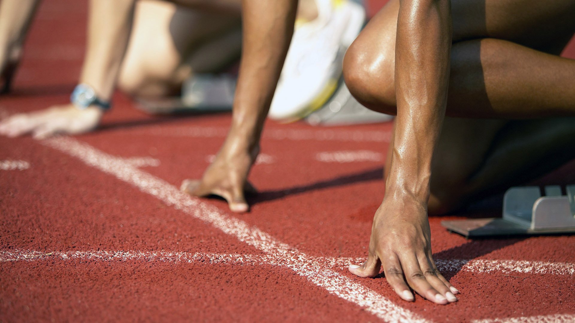 _双打组合默契配合，激战四强_，双打战术